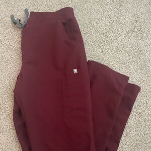 Figs maroon scrub pants size small Tall